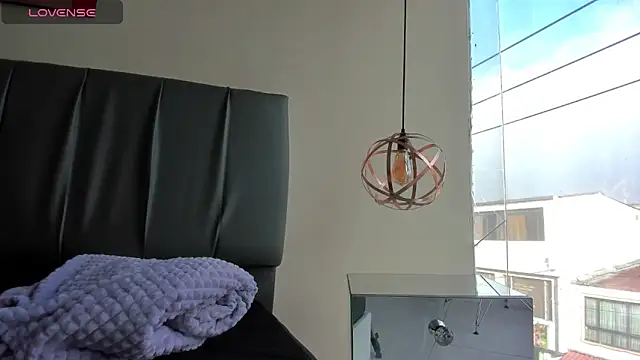 iisabella noa online show from April 14, 2026, 12:21 pm