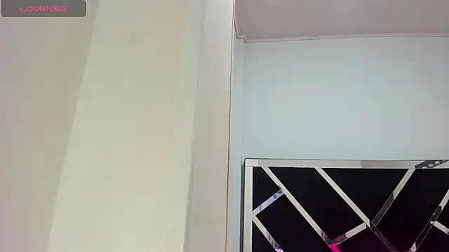 Snapshot of iisabella_noa chatting on October 24, 2025, 1:10 pm iisabella noa online show from October 24, 2025, 1:10 pm