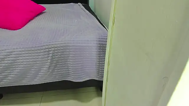 Snapshot of iisabella_noa chatting on October 2, 2025, 12:52 pm iisabella noa online show from October 2, 2025, 12:52 pm