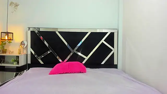 Snapshot of iisabella_noa chatting on September 10, 2025, 12:37 pm iisabella noa online show from September 10, 2025, 12:37 pm