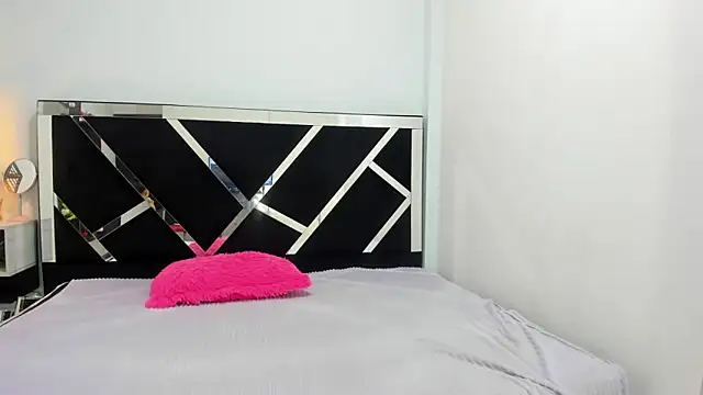 Snapshot of iisabella_noa chatting on September 9, 2025, 12:36 pm iisabella noa online show from September 9, 2025, 12:36 pm