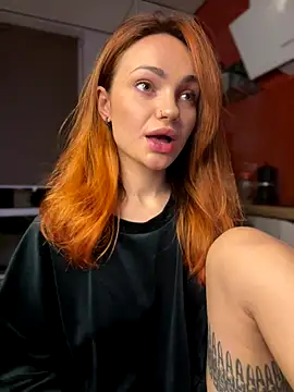 SaraLow online show from October 24, 2025, 1:04 am