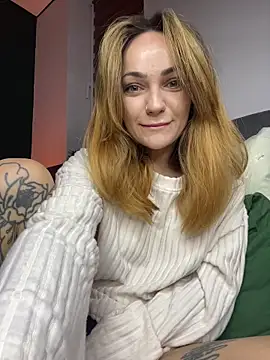 SaraLow online show from September 26, 2025, 1:12 am