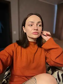 SaraLow online show from March 21, 2026, 11:47 am