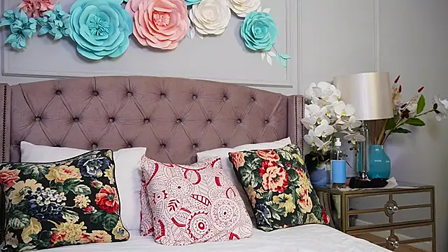 JenniferLovve online show from October 4, 2025, 4:03 am