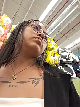 Snapshot of LunaHot_777 chatting on December 13, 2025, 8:04 pm LunaHot 777 online show from December 13, 2025, 8:04 pm