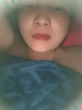 NguyenMyy online show from December 22, 2025, 7:47 pm