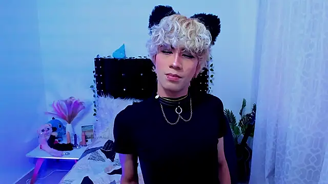 Snapshot of Cooperrosscute233 chatting on November 12, 2025, 8:23 pm Cooperrosscute233 online show from November 12, 2025, 8:23 pm