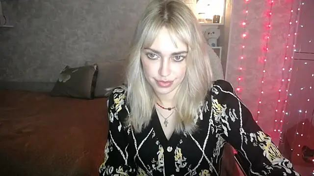 Snapshot of NickyAdamidi chatting on October 6, 2025, 4:19 pm NickyAdamidi online show from October 6, 2025, 4:19 pm