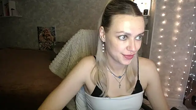 Snapshot of NickyAdamidi chatting on November 16, 2025, 3:50 pm NickyAdamidi online show from November 16, 2025, 3:50 pm