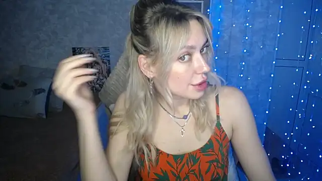 Snapshot of NickyAdamidi chatting on November 23, 2025, 4:17 pm NickyAdamidi online show from November 23, 2025, 4:17 pm