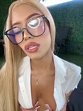 MystiqueXXX online show from April 18, 2026, 1:13 pm