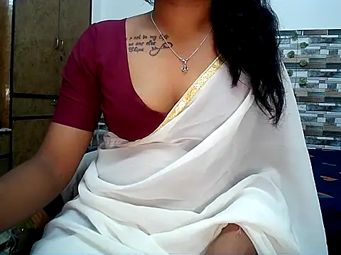 HOT AARVI11 online show from November 15, 2025, 4:00 pm