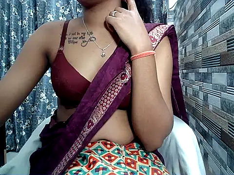 HOT AARVI11 online show from November 3, 2025, 3:37 pm