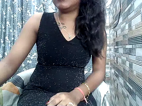 HOT AARVI11 online show from November 1, 2025, 4:12 pm