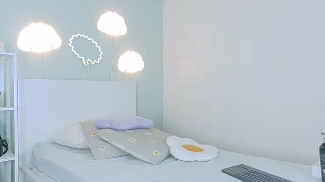 Snapshot of SamaGrey__ chatting on December 15, 2025, 11:38 am SamaGrey online show from December 15, 2025, 11:38 am