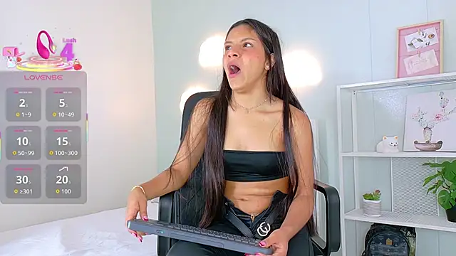 Snapshot of SamaGrey__ chatting on September 24, 2025, 11:39 am SamaGrey online show from September 24, 2025, 11:39 am