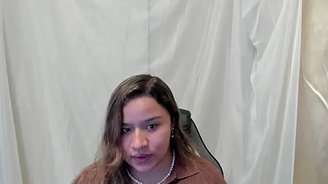 ElaBourn  online show from March 24, 2026, 4:40 pm