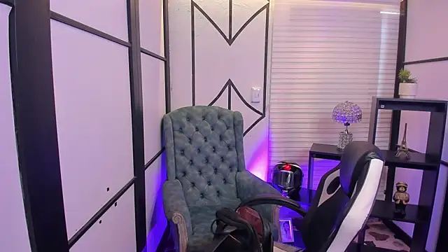 Snapshot of ElaBourn_ chatting on December 2, 2025, 3:03 pm ElaBourn online show from December 2, 2025, 3:03 pm