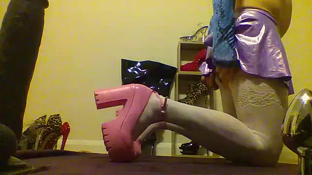 unforgettable dirty slut online show from February 5, 2026, 9:32 pm