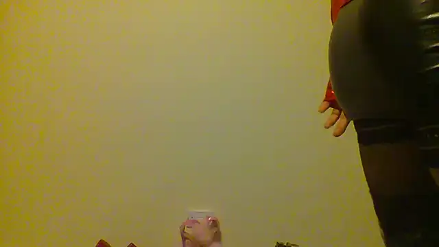 Snapshot of unforgettable_dirty_slut chatting on December 15, 2025, 10:04 pm unforgettable dirty slut online show from December 15, 2025, 10:04 pm