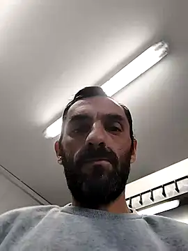 hotmen83 online show from October 24, 2025, 7:18 am