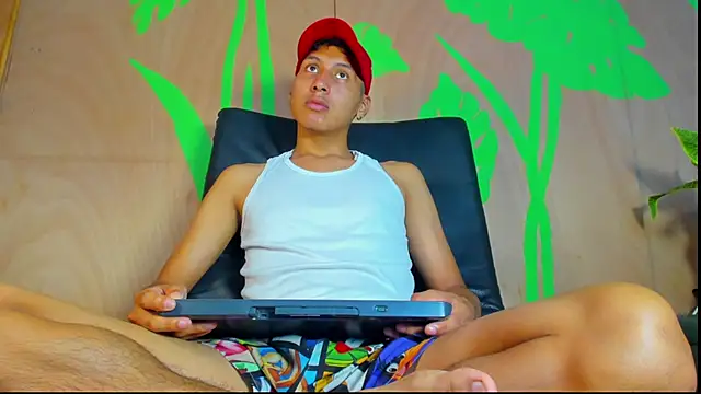 spicy adonhis online show from April 8, 2026, 1:12 pm