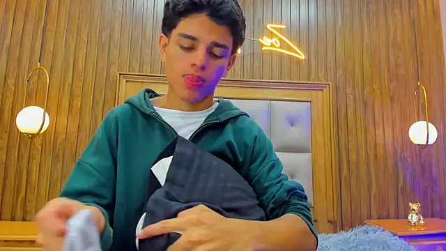 owen  johnson online show from April 6, 2026, 11:44 am