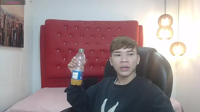 Snapshot of nathanclay chatting on November 20, 2025, 3:29 am nathanclay online show from November 20, 2025, 3:29 am