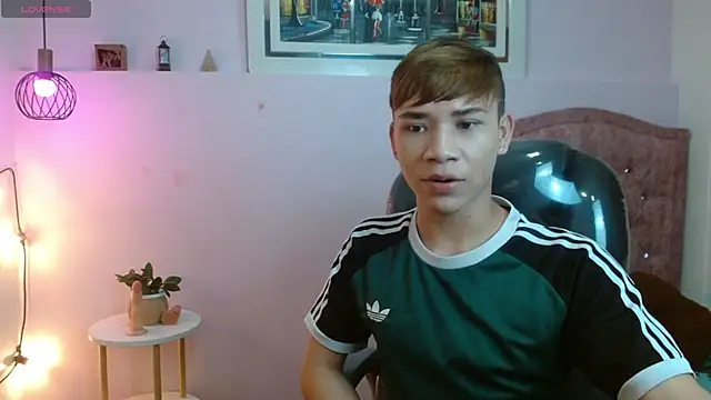 Snapshot of nathanclay chatting on November 12, 2025, 2:59 am nathanclay online show from November 12, 2025, 2:59 am