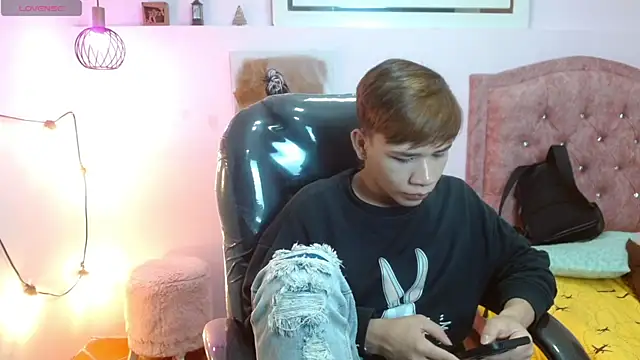 Snapshot of nathanclay chatting on November 9, 2025, 3:32 am nathanclay online show from November 9, 2025, 3:32 am