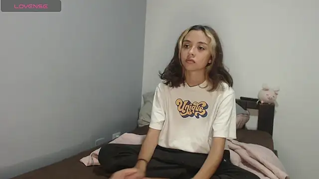 Snapshot of brisazanes chatting on October 2, 2025, 2:37 am brisazanes online show from October 2, 2025, 2:37 am