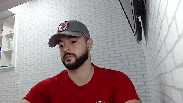 Snapshot of BombeiroHotx chatting on December 5, 2025, 7:34 pm BombeiroHotx online show from December 5, 2025, 7:34 pm