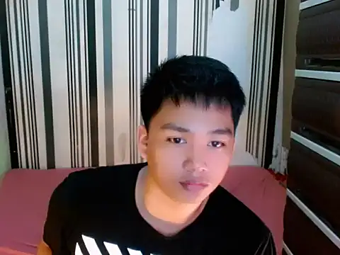 Snapshot of Mister_officer69 chatting on February 20, 2026, 5:15 pm Mister officer69 online show from February 20, 2026, 5:15 pm