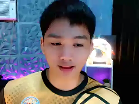 Snapshot of Mister_officer69 chatting on December 21, 2025, 5:03 pm Mister officer69 online show from December 21, 2025, 5:03 pm