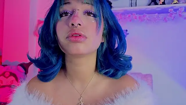 zoelight18 online show from February 2, 2026, 10:36 am