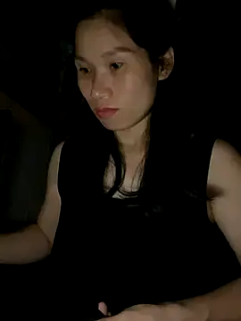 Snapshot of MinHiNi chatting on October 4, 2025, 4:30 pm MinHiNi online show from October 4, 2025, 4:30 pm