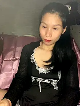 Snapshot of MinHiNi chatting on November 17, 2025, 4:22 pm MinHiNi online show from November 17, 2025, 4:22 pm