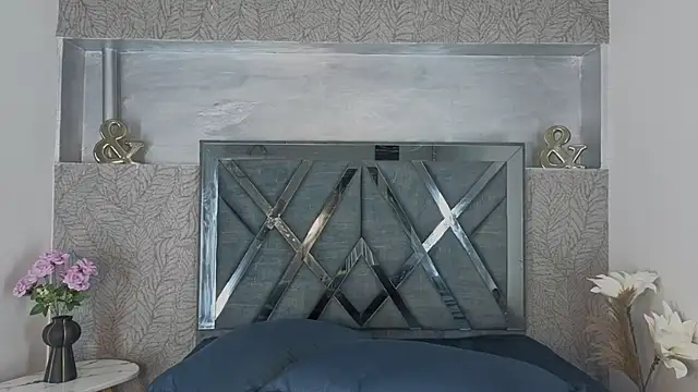 Snapshot of _DantFox_ chatting on December 5, 2025, 8:39 pm DantFox online show from December 5, 2025, 8:39 pm