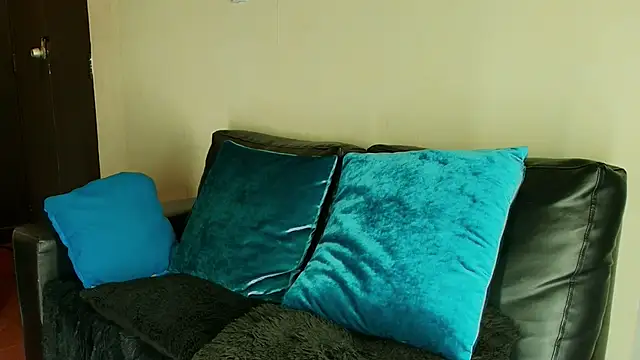 Snapshot of _DantFox_ chatting on October 22, 2025, 8:08 pm DantFox online show from October 22, 2025, 8:08 pm