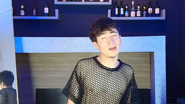 Snapshot of _DantFox_ chatting on October 27, 2025, 8:43 pm DantFox online show from October 27, 2025, 8:43 pm