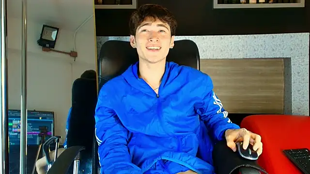 Snapshot of _DantFox_ chatting on November 14, 2025, 8:12 pm DantFox online show from November 14, 2025, 8:12 pm