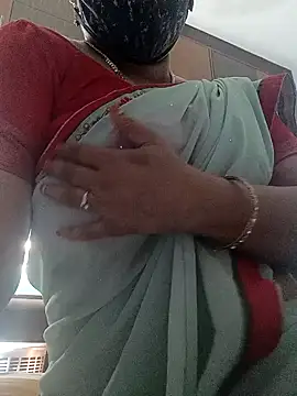 Snapshot of Tamil_Sivani chatting on September 26, 2025, 10:33 am Tamil Sivani online show from September 26, 2025, 10:33 am