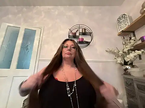 Snapshot of BuxomKitty_BBW chatting on May 21, 2026, 3:20 pm BuxomKitty BBW online show from May 21, 2026, 3:20 pm