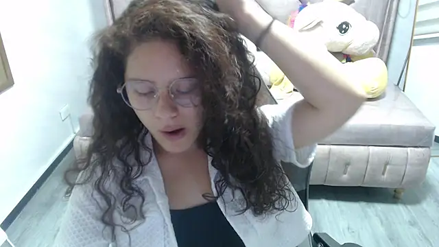 Velvet Moon V online show from November 1, 2025, 1:27 pm