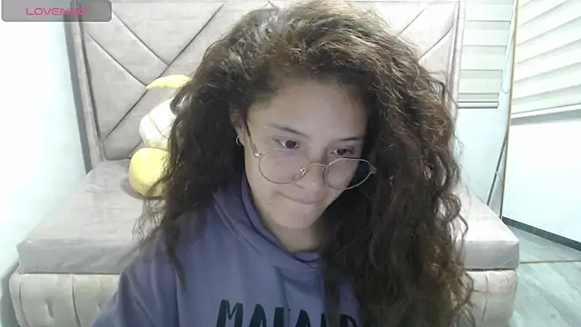 Velvet Moon V online show from January 8, 2026, 1:06 pm