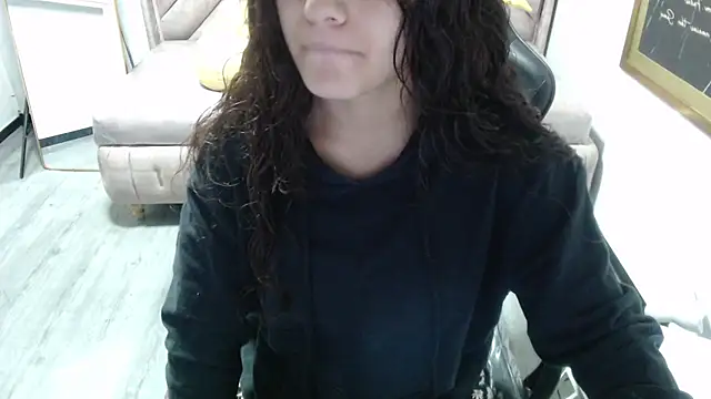 Velvet Moon V online show from December 15, 2025, 1:28 pm