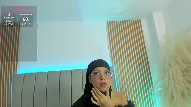 naishaa  online show from December 1, 2025, 6:42 pm