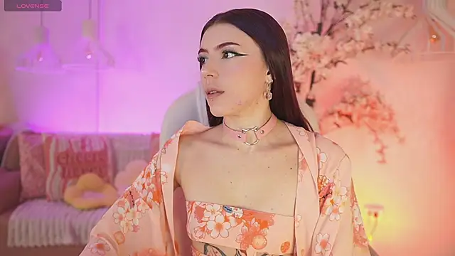 Snapshot of JadeSummerr chatting on November 13, 2025, 11:36 am JadeSummerr online show from November 13, 2025, 11:36 am