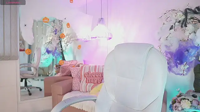 Snapshot of JadeSummerr chatting on October 27, 2025, 11:44 am JadeSummerr online show from October 27, 2025, 11:44 am